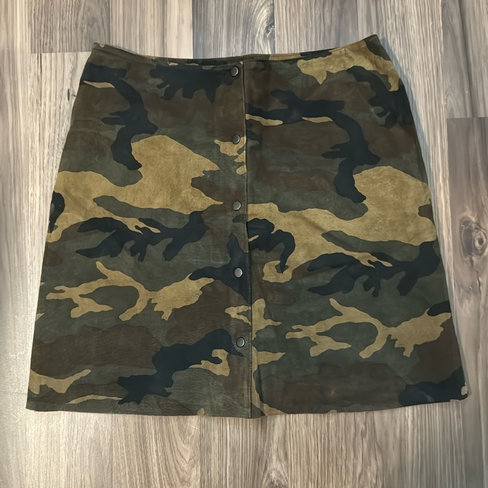 Suede Camouflage Greens Soft Snap Up Lined Mini Skirt 6